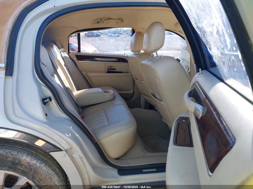 2007 Lincoln Town Car Signature VIN: 1LNHM81VX7Y600970 Lot: 43575047