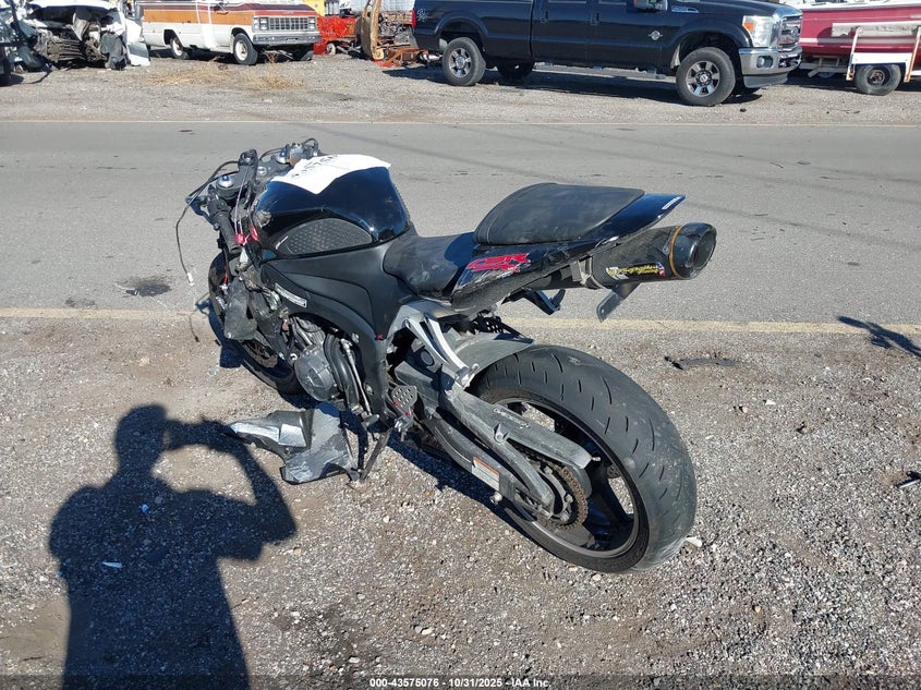 JH2PC40138M100496 2008 HONDA CBR photo no. 3