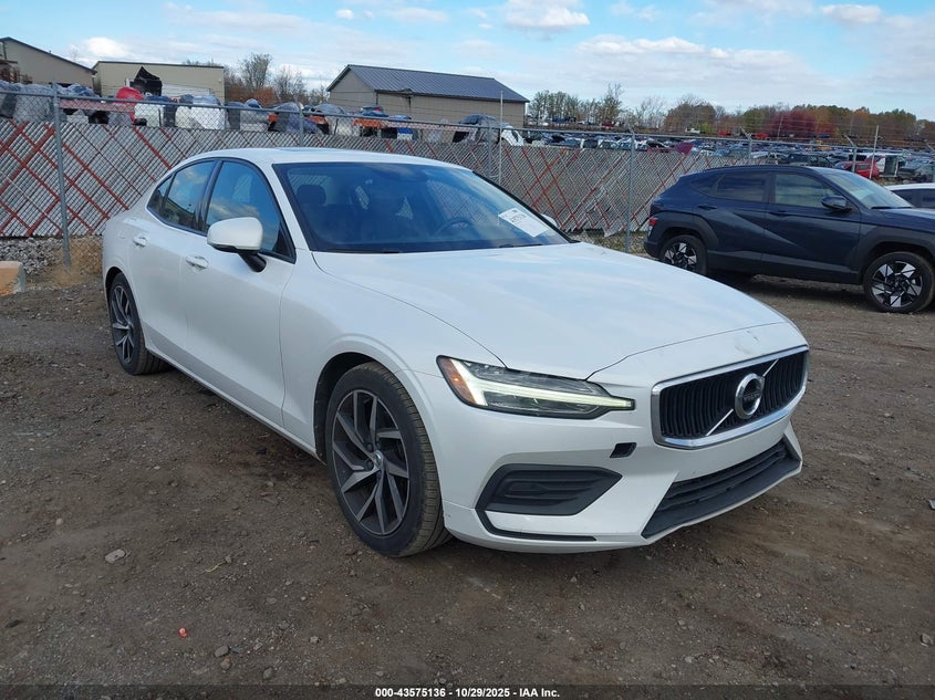 VOLVO S60 T5 MOMENTUM