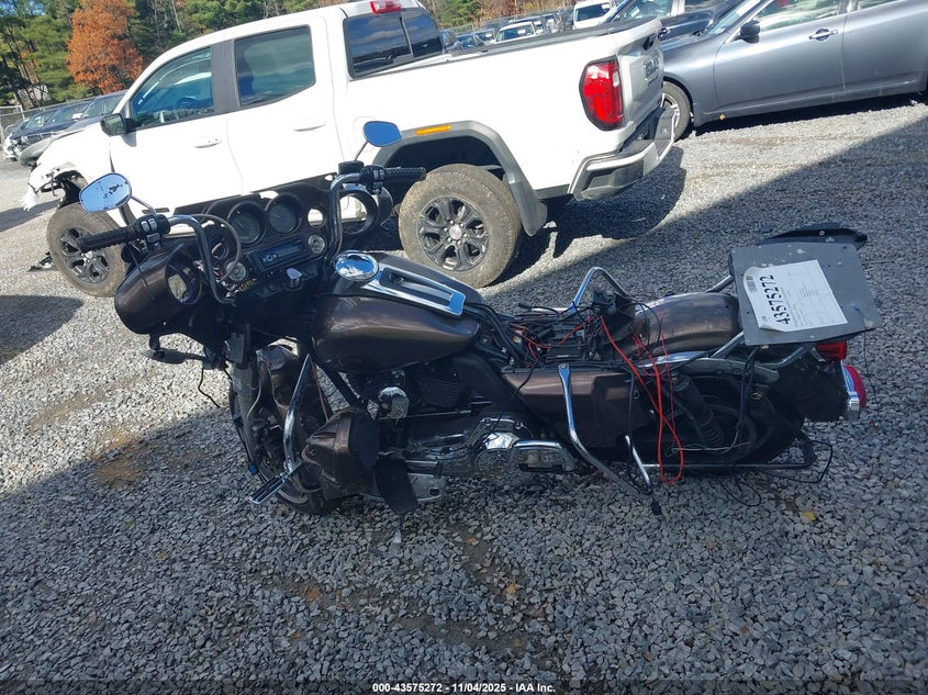 2010 Harley-Davidson Flhtcu VIN: 1HD1FC413AB639971 Lot: 43575272