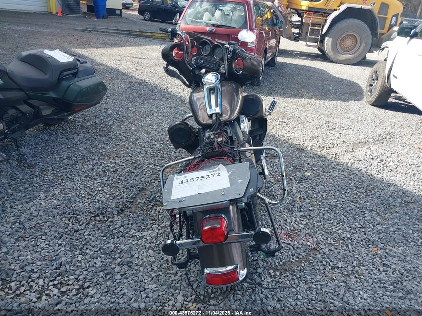 2010 Harley-Davidson Flhtcu VIN: 1HD1FC413AB639971 Lot: 43575272