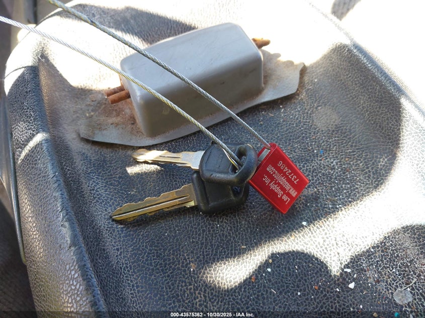 1996 Chevrolet Gmt-400 C1500 VIN: 2GCEC19R0T1183705 Lot: 43575362