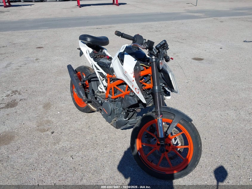 MD2JPJ401HC232479 2017 Ktm 390 Duke auction photo 1