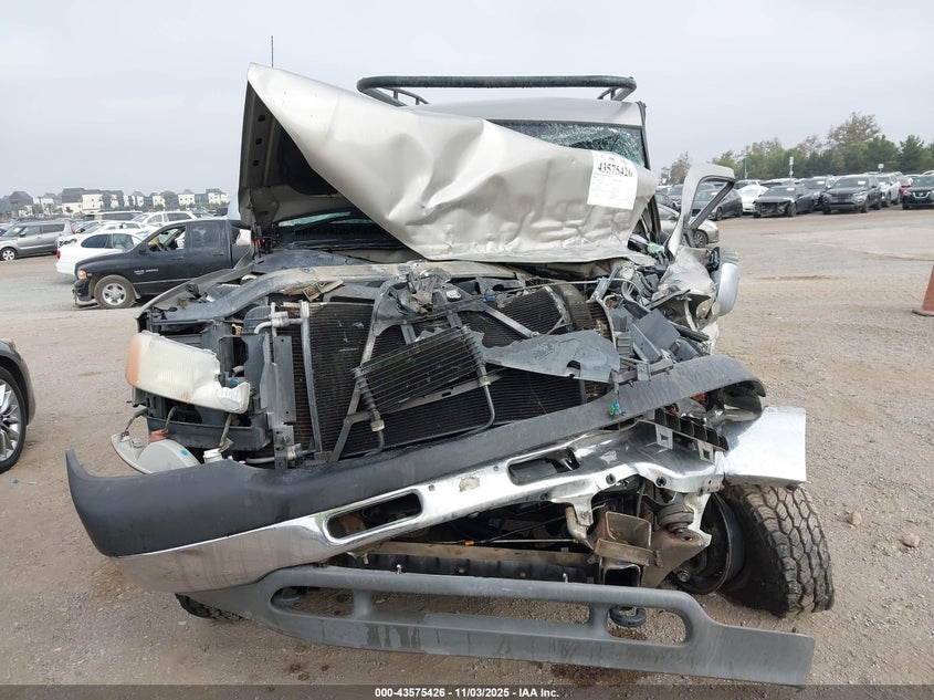 2002 GMC Sierra 2500Hd Sle VIN: 1GTHC23G82F137203 Lot: 43575426