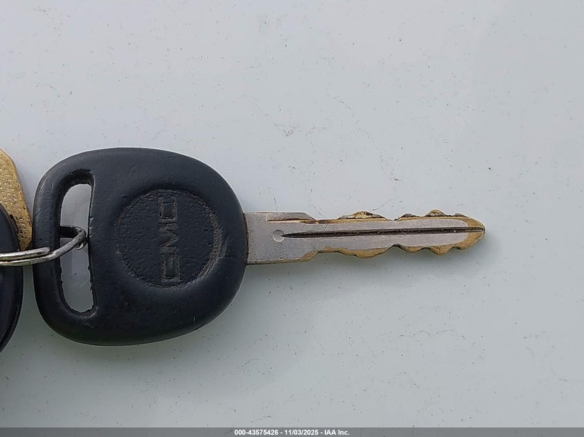 2002 GMC Sierra 2500Hd Sle VIN: 1GTHC23G82F137203 Lot: 43575426