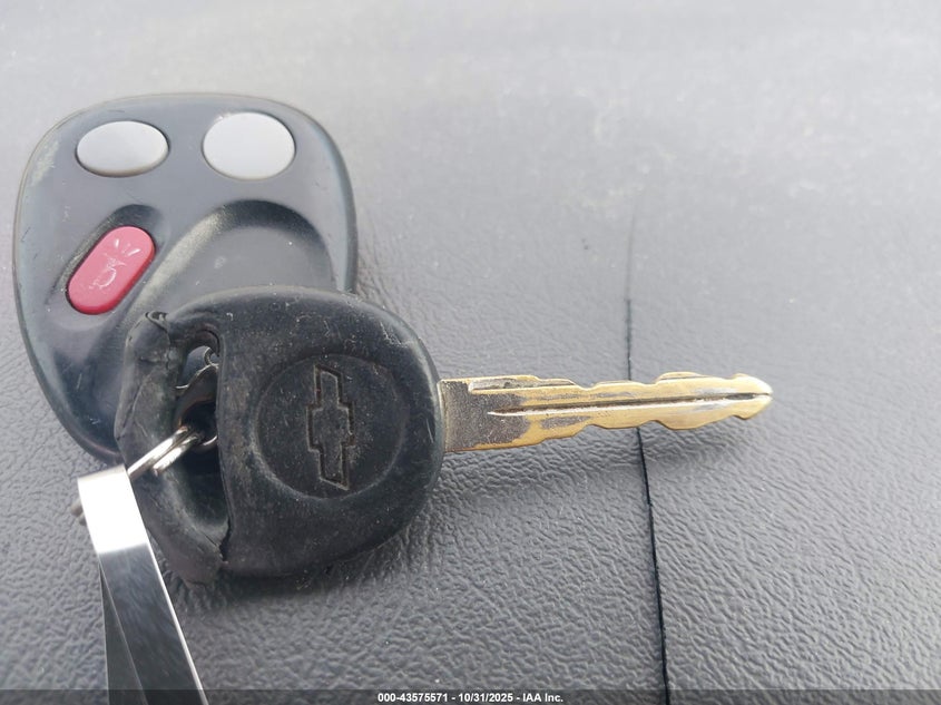 2004 Chevrolet Tahoe Ls VIN: 1GNEC13V14R107576 Lot: 43575571