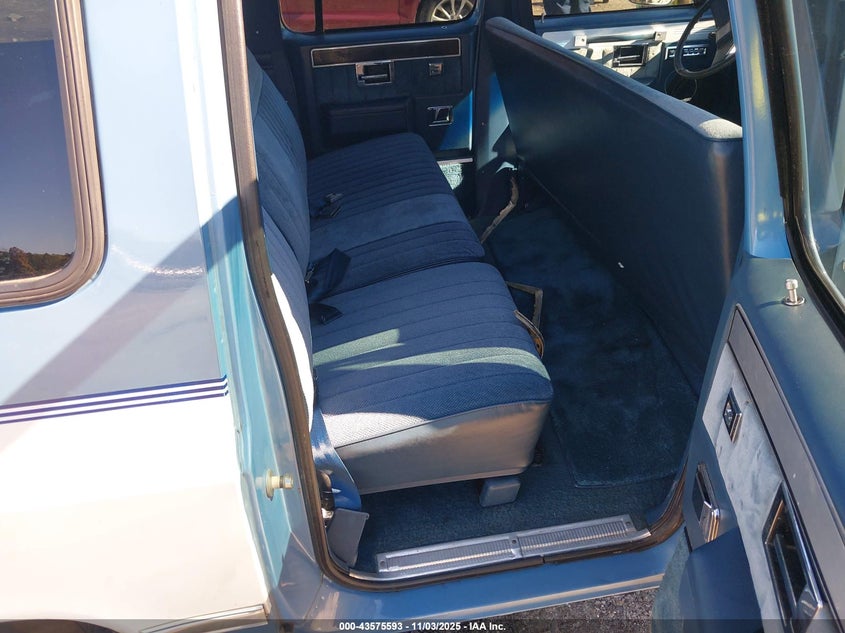 1987 Chevrolet Suburban R1 VIN: 1GNER16K9HF162851 Lot: 43575593