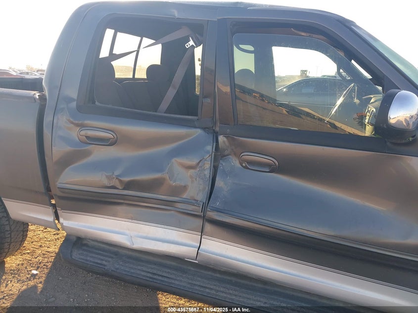 2002 Ford F-150 Lariat/Xlt VIN: 1FTRW07L62KA85729 Lot: 43575687