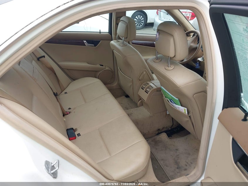2008 Mercedes-Benz C 300 Luxury 4Matic/Sport 4Matic VIN: WDDGF81X88F145552 Lot: 43575763