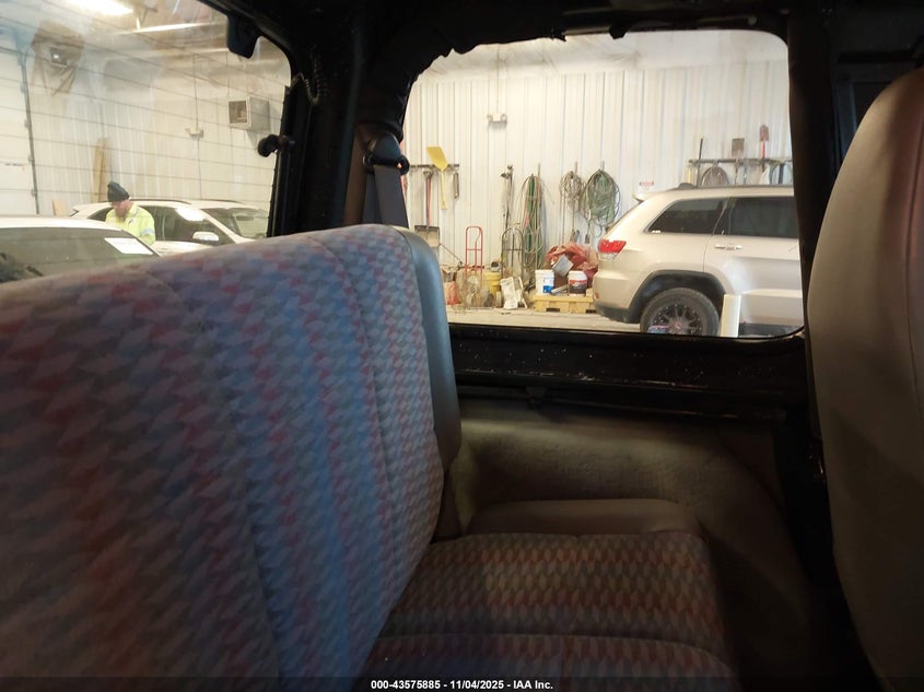 1998 Jeep Wrangler Se VIN: 1J4FY29P0WP805845 Lot: 43575885