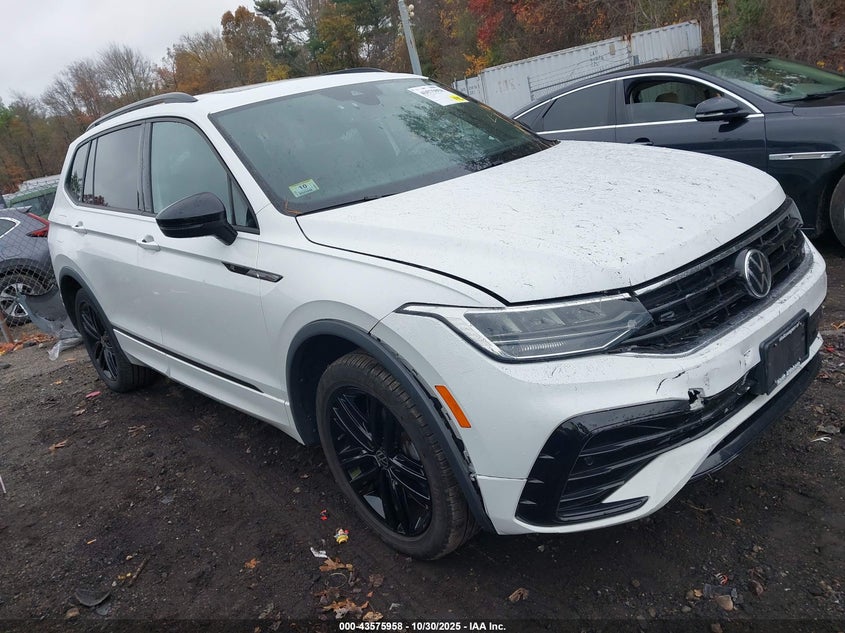 VOLKSWAGEN TIGUAN 2.0T SE R-LINE BLACK