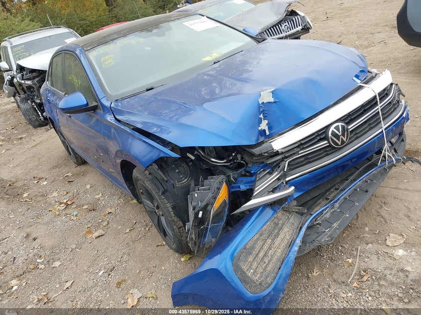 VOLKSWAGEN JETTA 1.5T SE