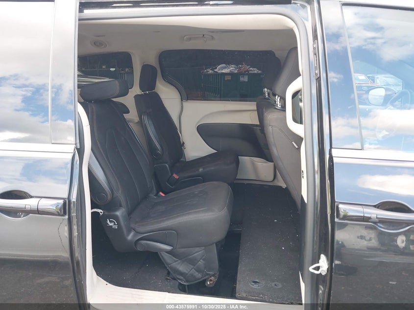 2017 Chrysler Pacifica Touring VIN: 2C4RC1DG5HR529473 Lot: 43575991