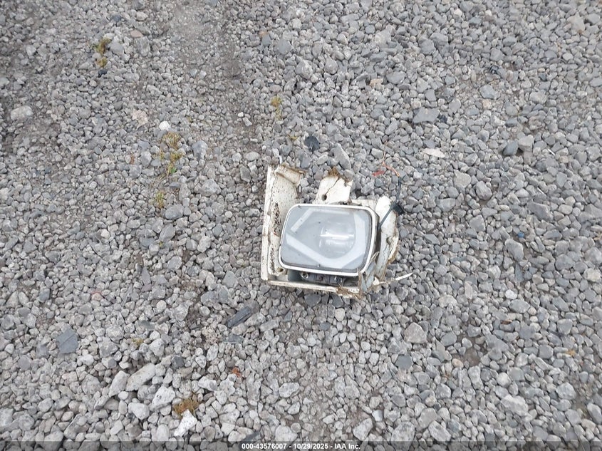 2001 Jeep Cherokee Sport VIN: 1J4FF48S11L583100 Lot: 43576007