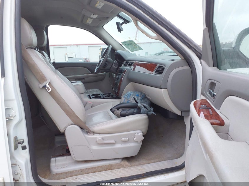 1GNFC26079R278253 2009 CHEVROLET EXPRESS photo no. 5