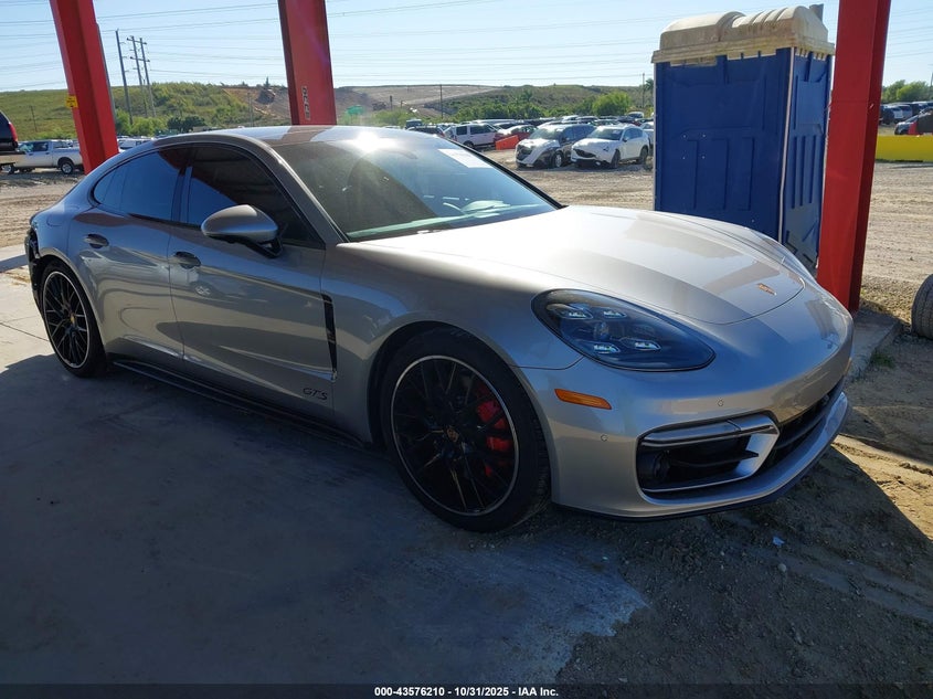 PORSCHE PANAMERA GTS
