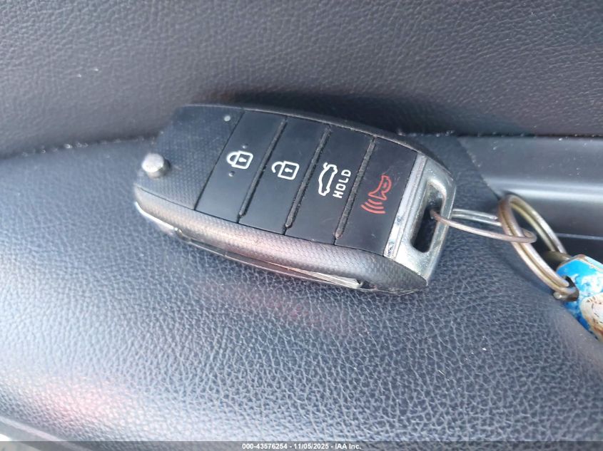 2020 Kia Optima Lx VIN: 5XXGT4L33LG402486 Lot: 43576254