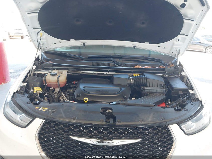 2023 Chrysler Pacifica Touring L VIN: 2C4RC1BG8PR535754 Lot: 43576268