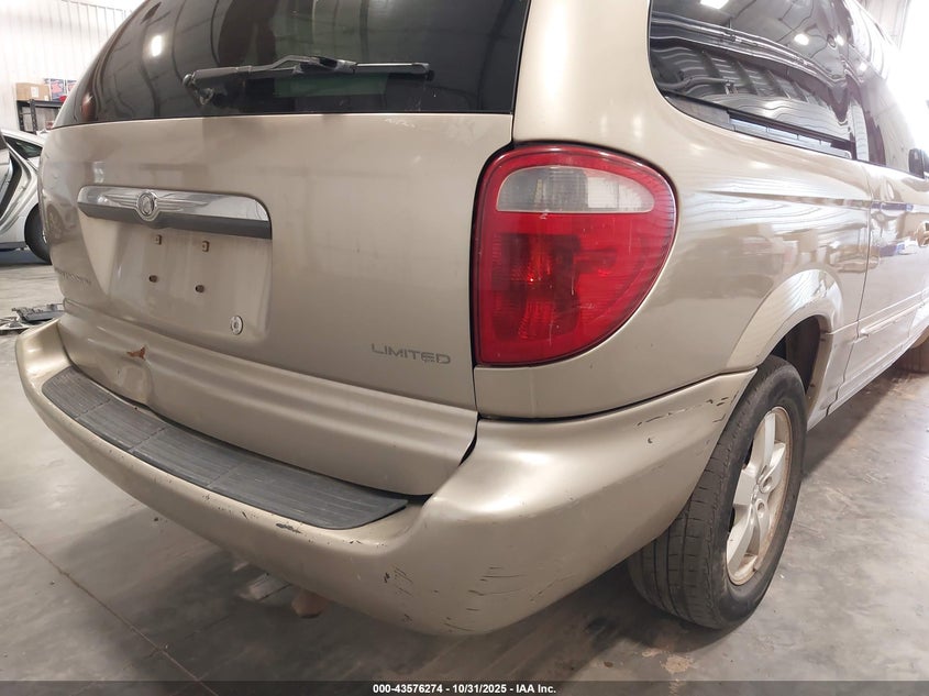 2002 Chrysler Town & Country Limited VIN: 2C8GP64L72R528109 Lot: 43576274