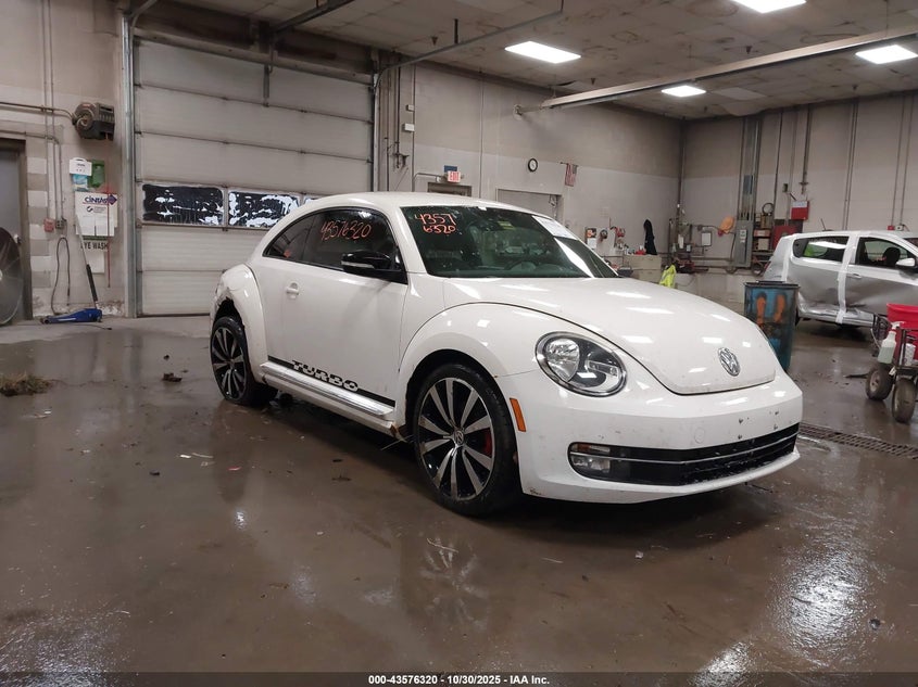 VOLKSWAGEN BEETLE 2.0T TURBO LAUNCH EDITION