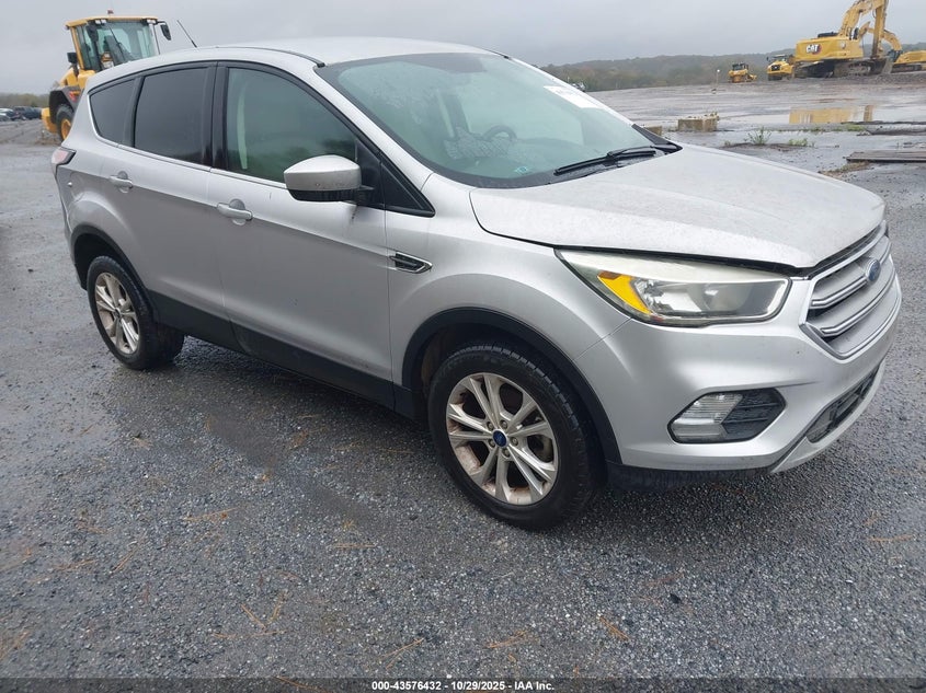 2017 FORD ESCAPE SE - 1FMCU0GD7HUA45592