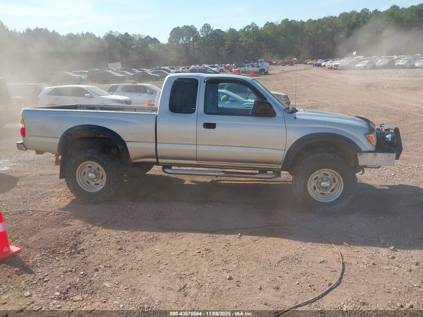 5TEWN72N42Z047712 2002 TOYOTA TACOMA photo no. 12