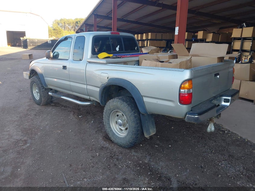 5TEWN72N42Z047712 2002 TOYOTA TACOMA photo no. 3