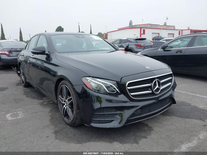 MERCEDES-BENZ E-CLASS E 300