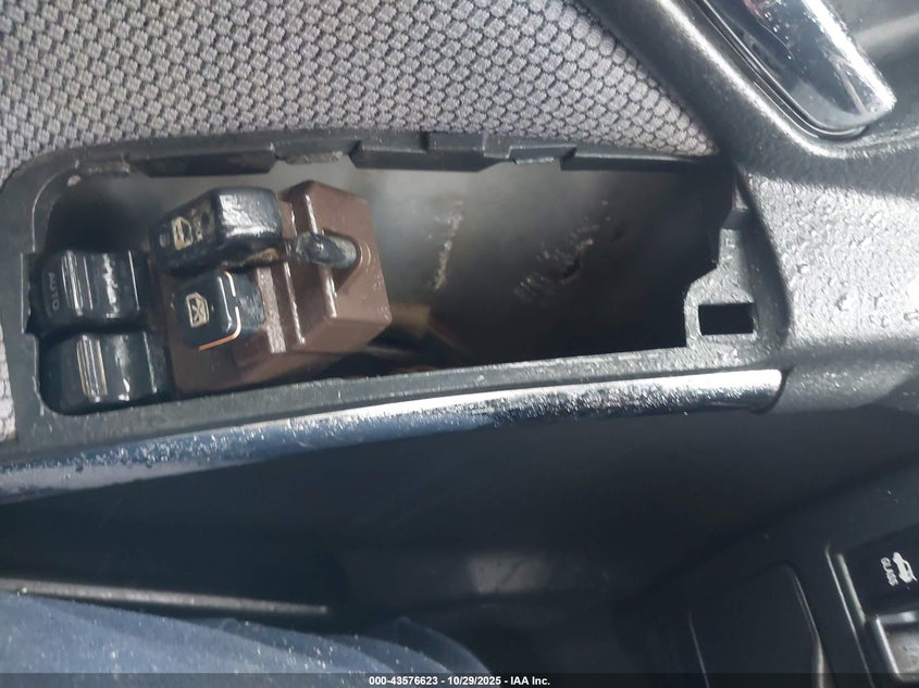 2006 Toyota Matrix Xr VIN: 2T1KR32E26C599281 Lot: 43576623