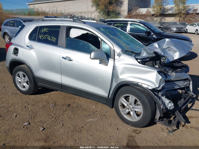 CHEVROLET TRAX FWD LT