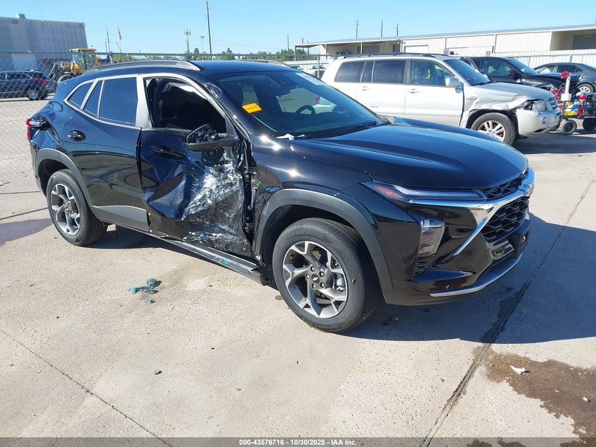 CHEVROLET TRAX FWD LT