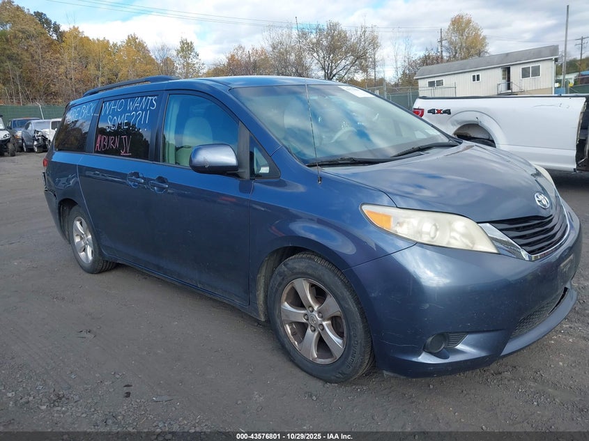 5TDKK3DC2DS383435 2013 Toyota Sienna Le V6 8 Passenger auction photo 1