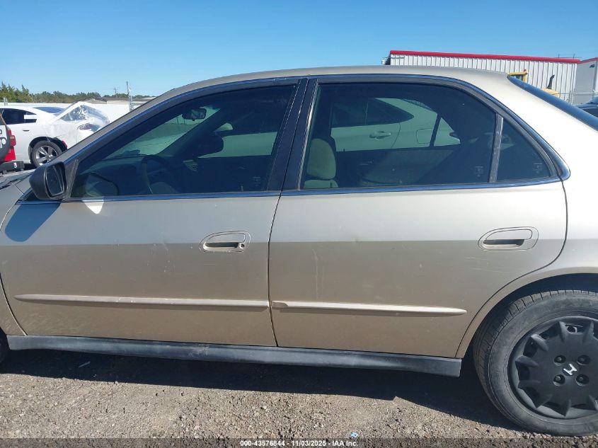 2001 Honda Accord 2.3 Lx VIN: JHMCG56481C025131 Lot: 43576844