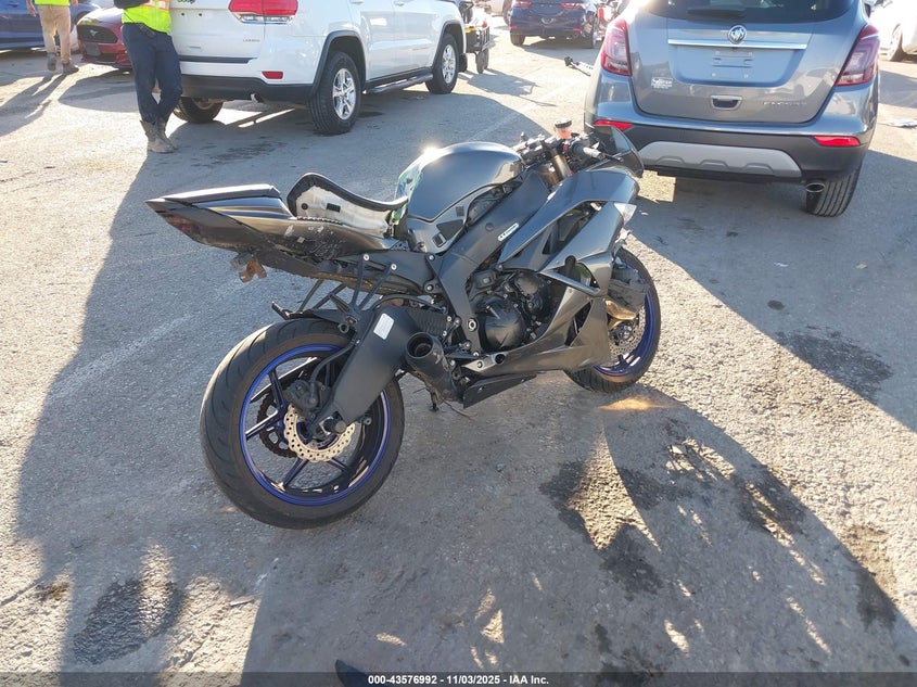 2009 KAWASAKI ZX600 auction photo 4