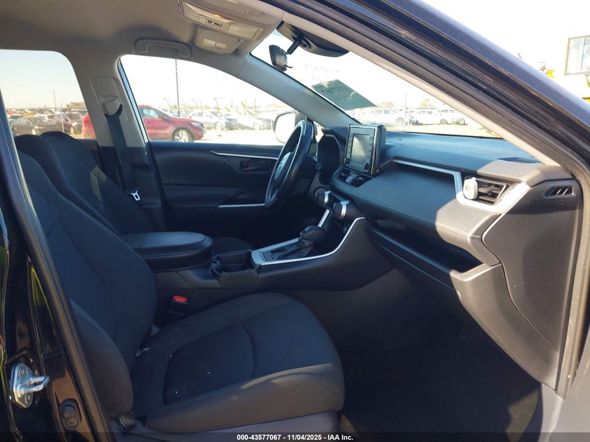 2019 TOYOTA RAV4 LE 2T3F1RFV4KC040547