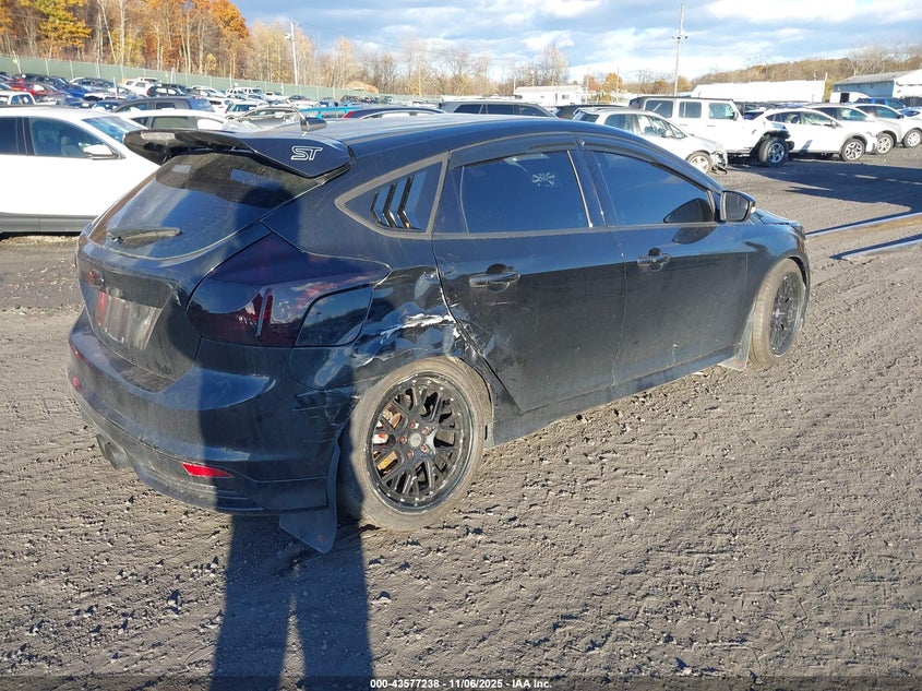 Vin: 1fadp3l98el310000, lot: 44072308, ford focus st 20144