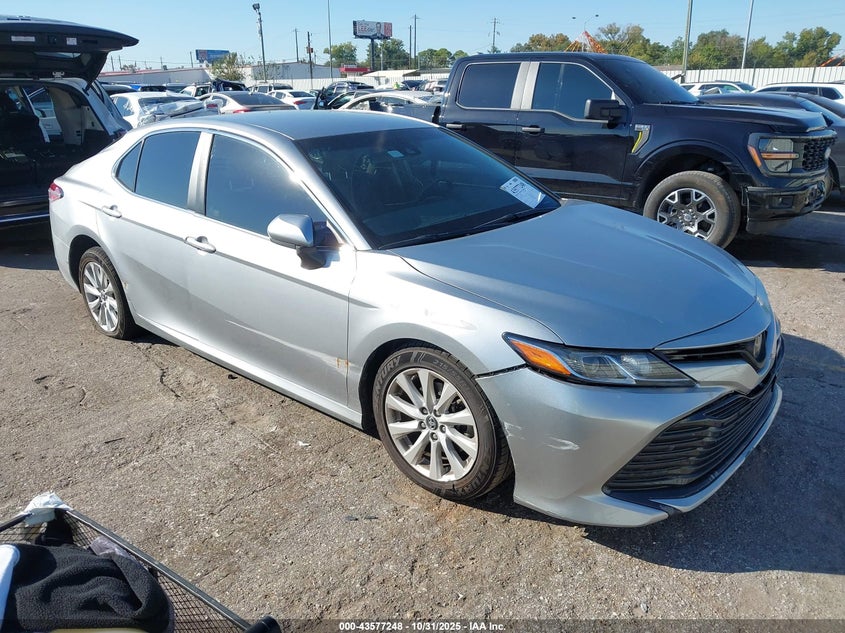 TOYOTA CAMRY LE