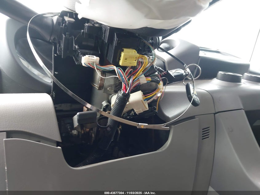 2007 Toyota Rav4 Base V6 VIN: JTMBK33V975033989 Lot: 43577304