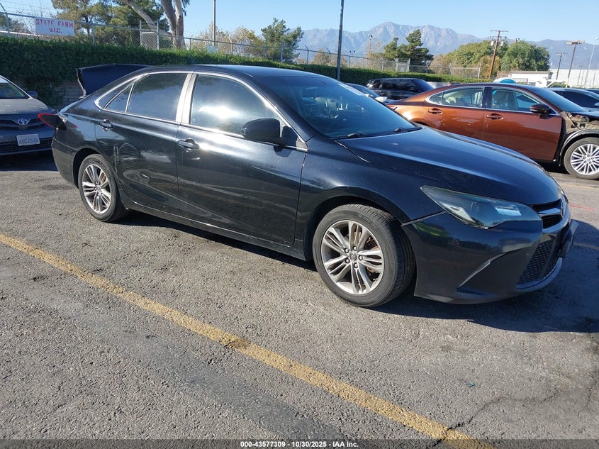 TOYOTA CAMRY SE