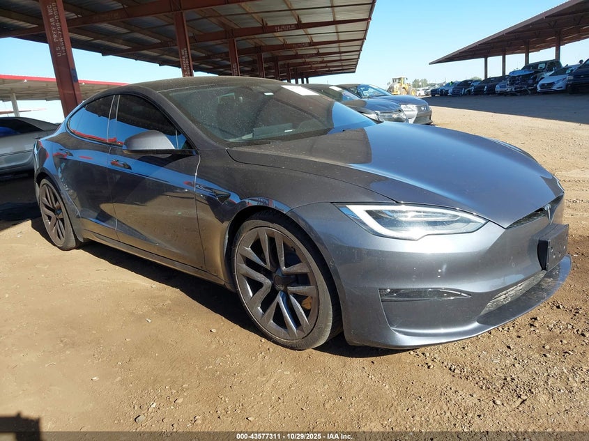 TESLA MODEL S PLAID TRI MOTOR ALL-WHEEL DRIVE
