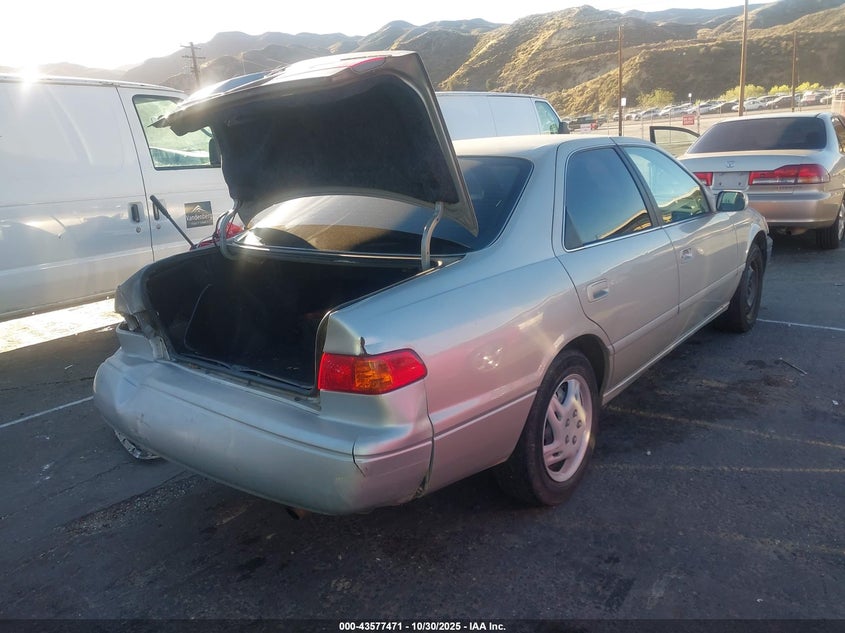 4T1BG22K01U105741 2001 TOYOTA CAMRY photo no. 4