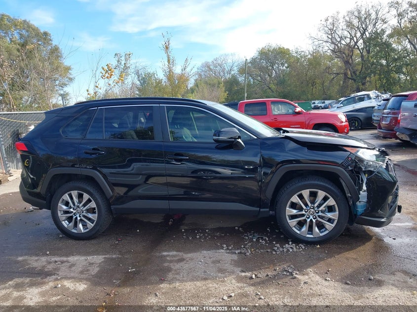 2019 TOYOTA RAV4 XLE PREMIUM JTMA1RFV9KD040582