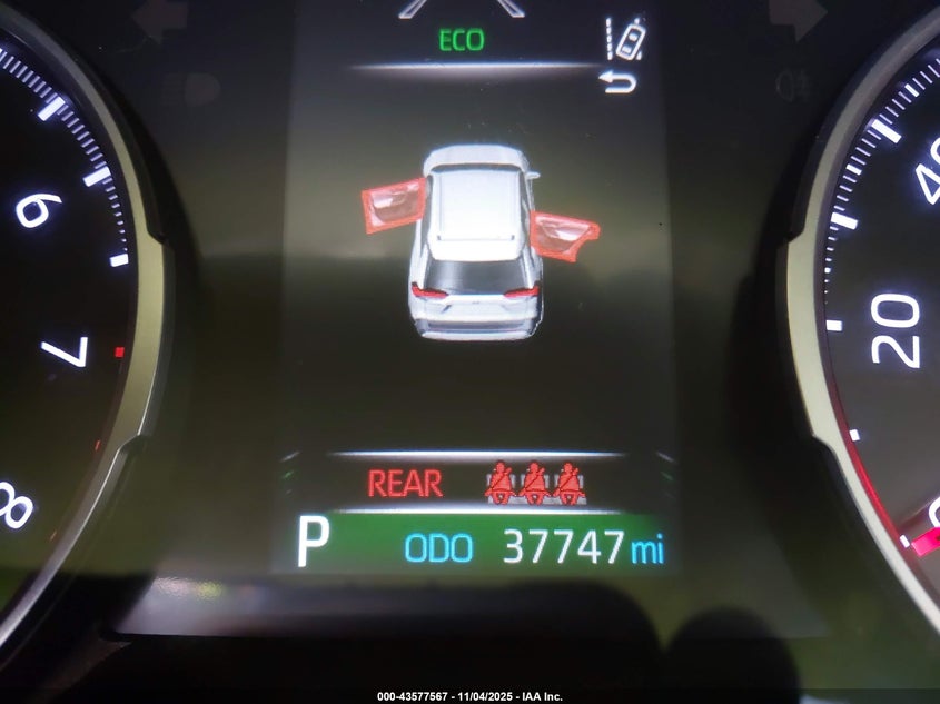 2019 TOYOTA RAV4 XLE PREMIUM JTMA1RFV9KD040582