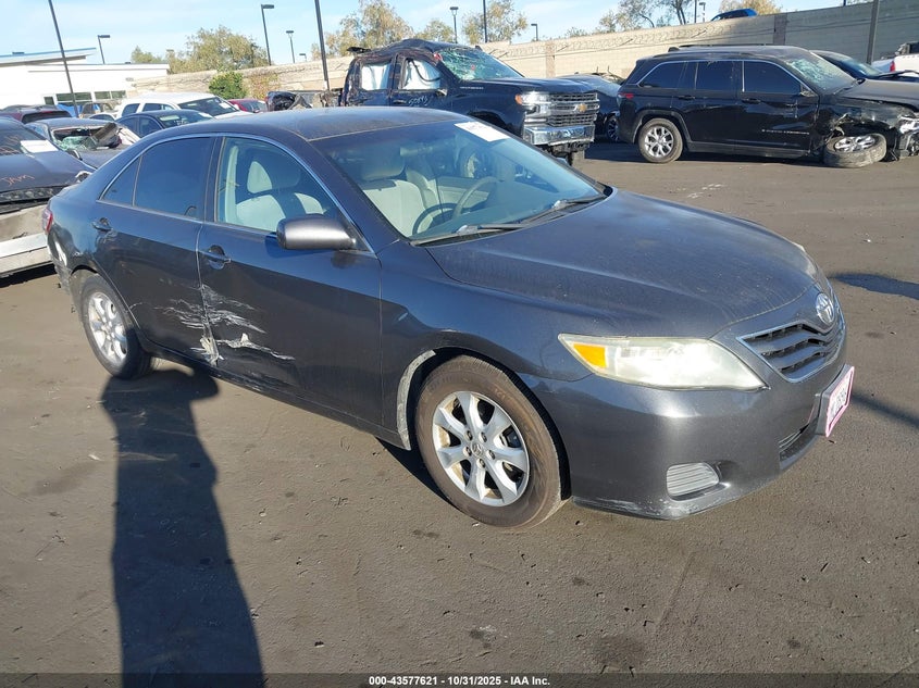 TOYOTA CAMRY LE