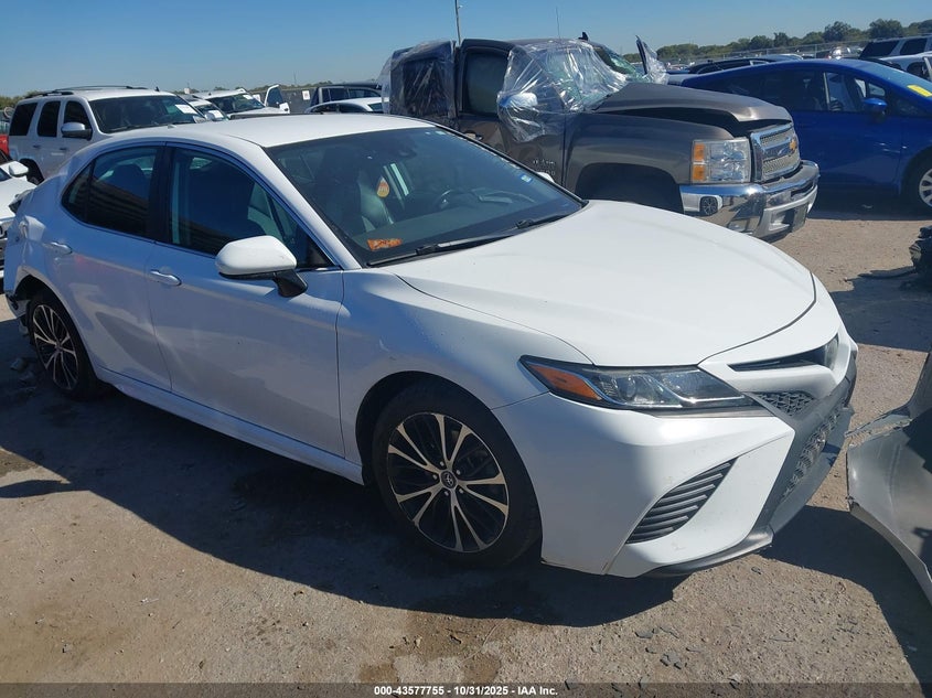 TOYOTA CAMRY SE