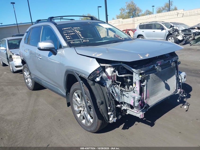 TOYOTA RAV4 XLE PREMIUM