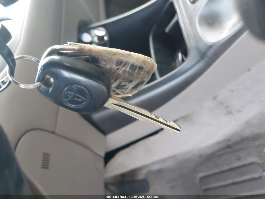 2002 Toyota Camry Se V6 VIN: 4T1BF30K12U010070 Lot: 43577864