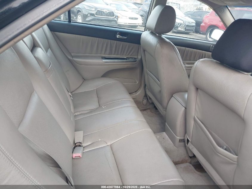 2002 Toyota Camry Se V6 VIN: 4T1BF30K12U010070 Lot: 43577864