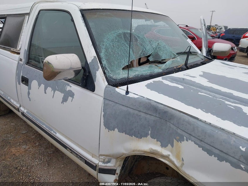 1988 Chevrolet Gmt-400 C1500 VIN: 1GCDC14K2JZ120387 Lot: 43577914