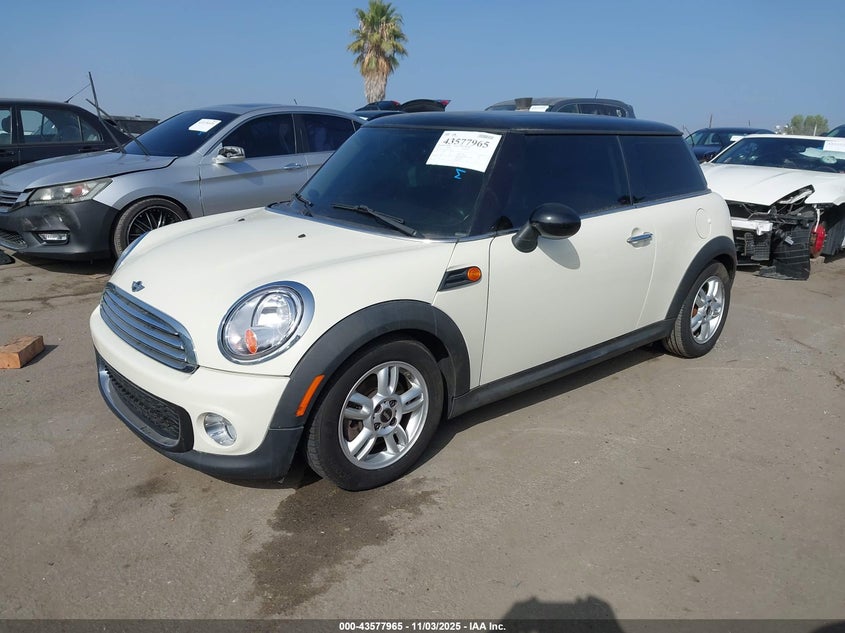 WMWSU3C51CT257108 2012 MINI COOPER photo no. 2